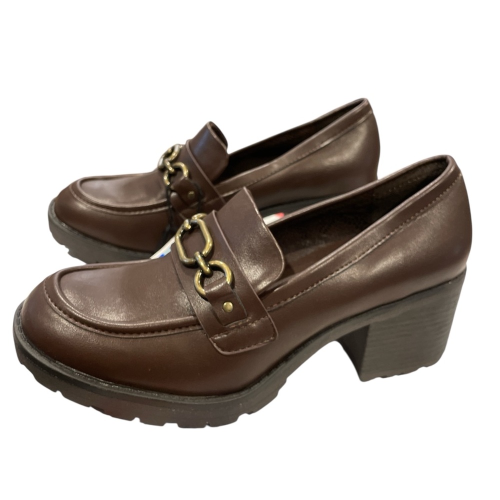 White Mountain Leather Loafers with Gold Accent - Picture 3 of 8